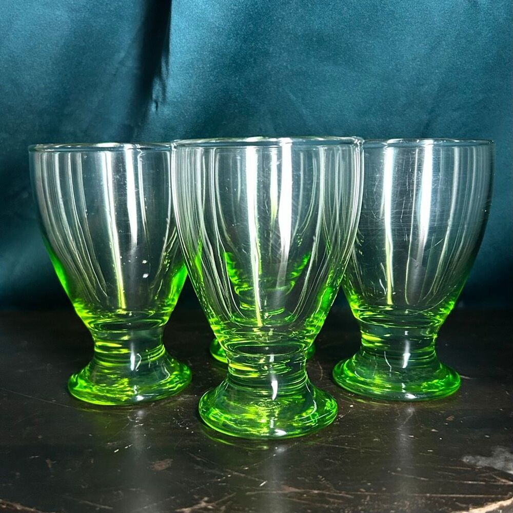 Cristar Copa Lexington Lime Green Footed Glasses Water Wine Goblets Set of 4